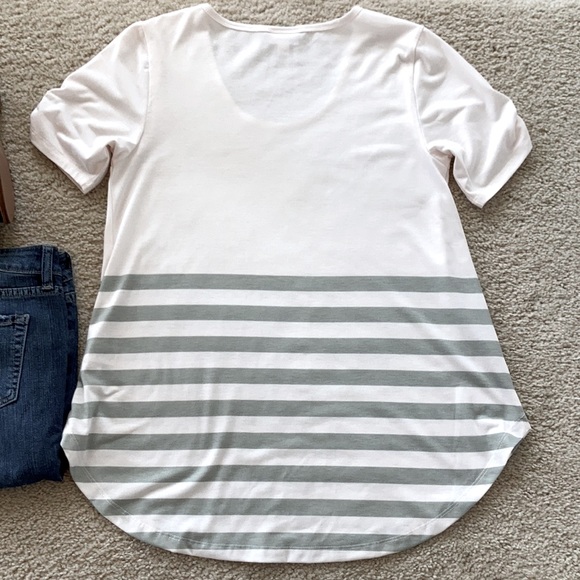 LulaRoe Short Sleeve Top - Picture 5 of 5